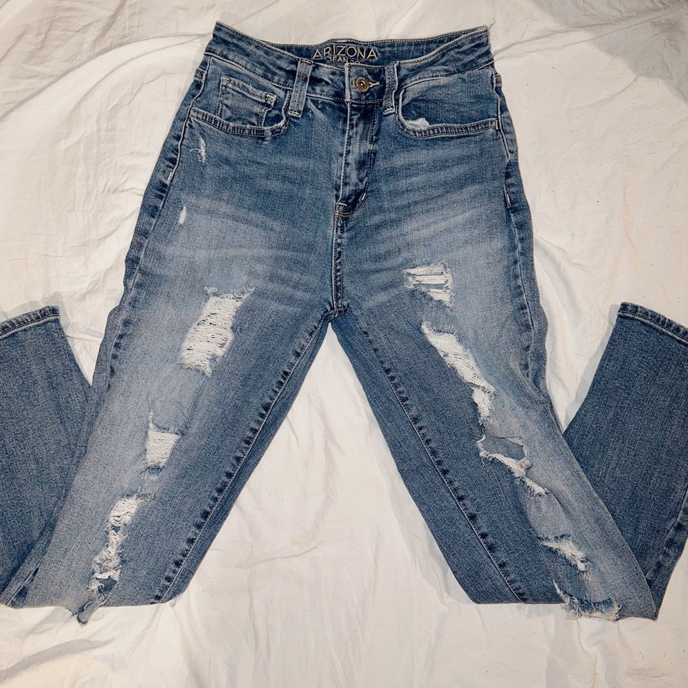 Arizona Jean Co. Women’s Light Wash Distressed Denim Jeans Size 1